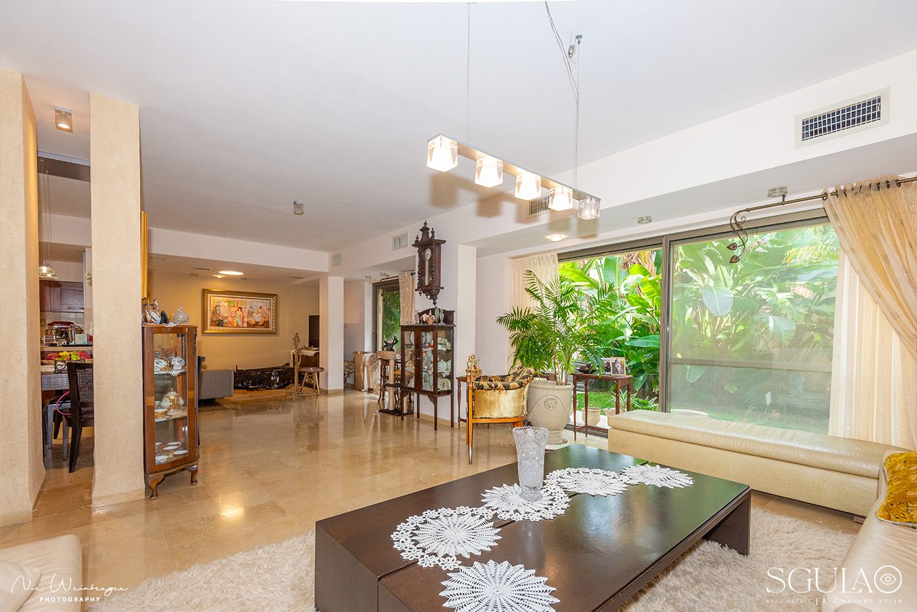 יהודה גור דו משפחתי למכירה בדניה חיפה סלון